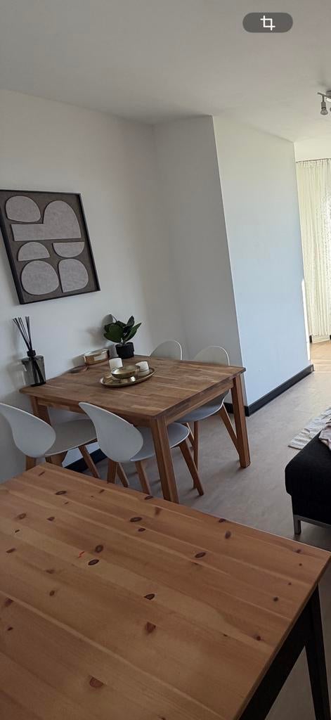 Houten eettafel met 4 stoelen  MET SPOEDD WEGG!!!, Huis en Inrichting, Tafels | Eettafels, Vierkant, Zo goed als nieuw, Vier personen