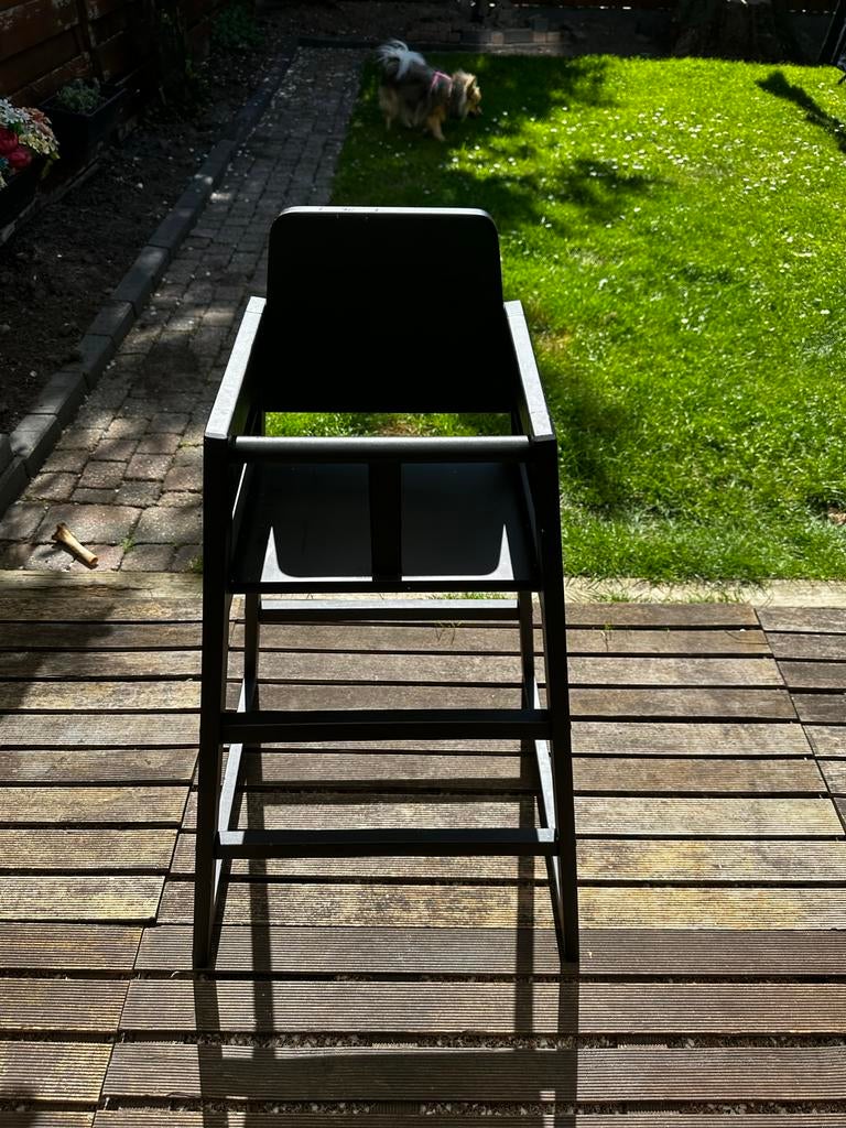 Zwarte kinderstoel met lichte gebruiksporen, Ophalen, Gebruikt, Meegroeistoel