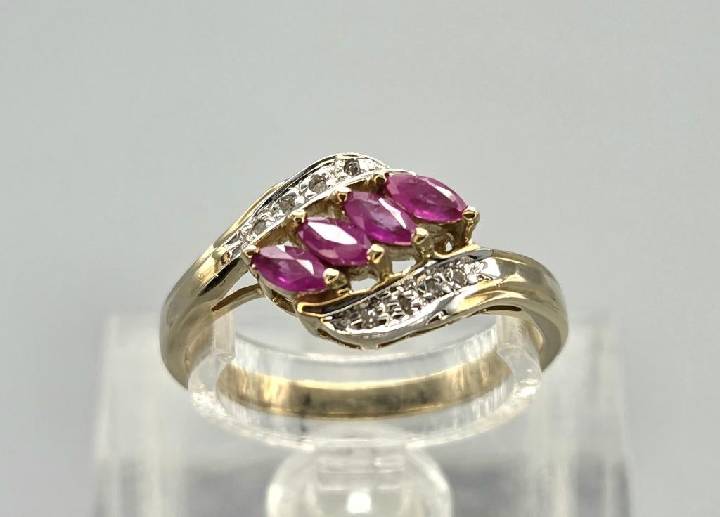 Gouden Vintage ring edelsteen robijn en diamant. 2026/230