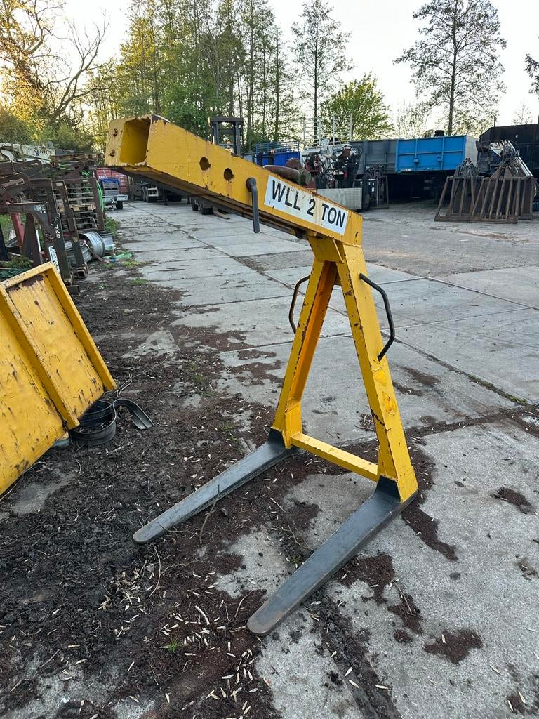 Gebruikte palletdrager  Pallethaak 2000kg met veer,, Ophalen, Gebruikt