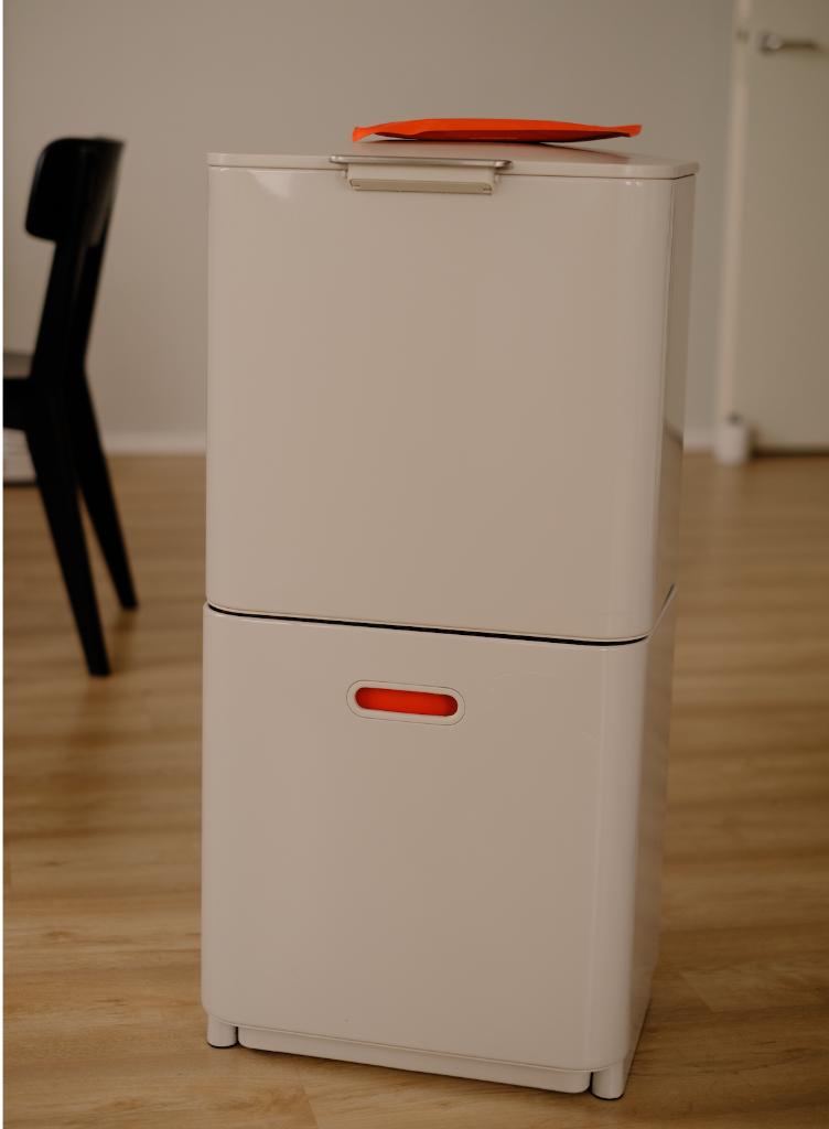 NIEUW Joseph Joseph Prullenbak Totem Max - 60 l - Stone Wit, Ophalen, Nieuw, 40 liter of meer, Metaal