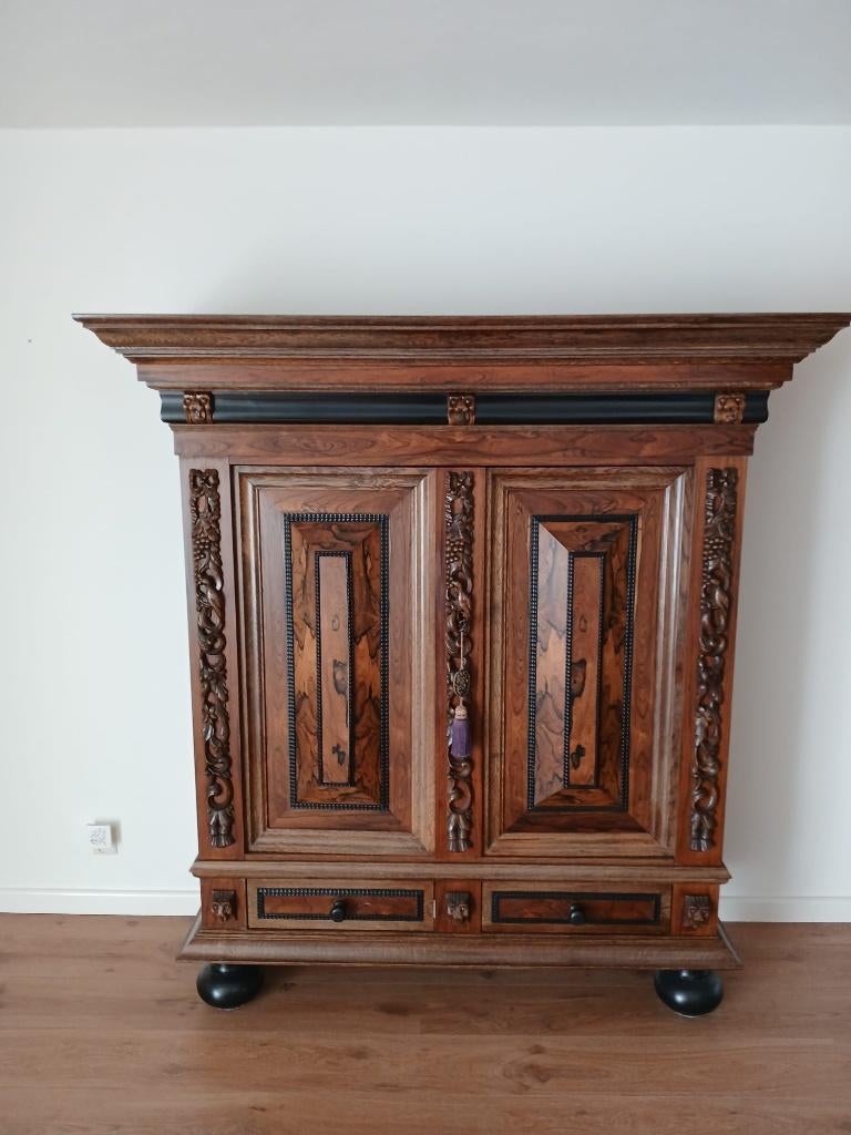Kussenkast, Ophalen
