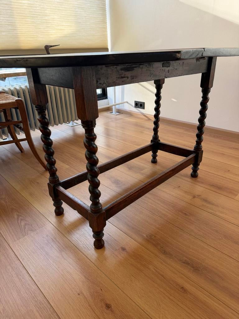 Antieke hangoor tafel in goede staat., Ophalen