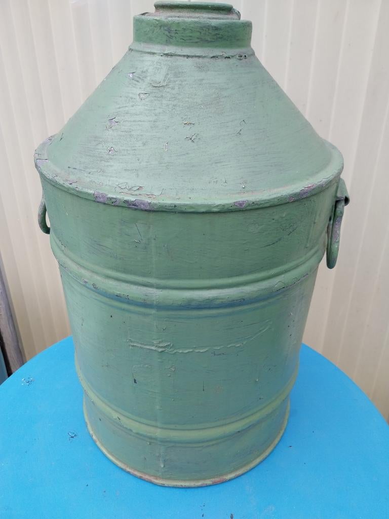 Vintage petroleum vat, Ophalen of Verzenden