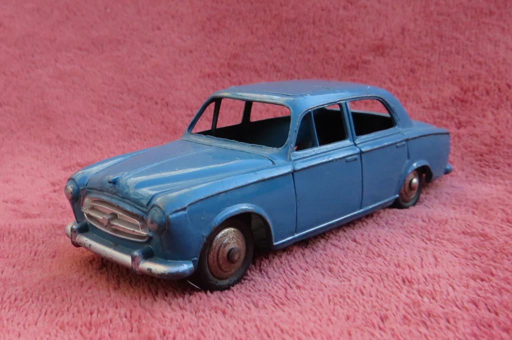 Dinky Toys France. 24B. Peugeot 403, Ophalen of Verzenden, Zo goed als nieuw, Auto, Dinky Toys