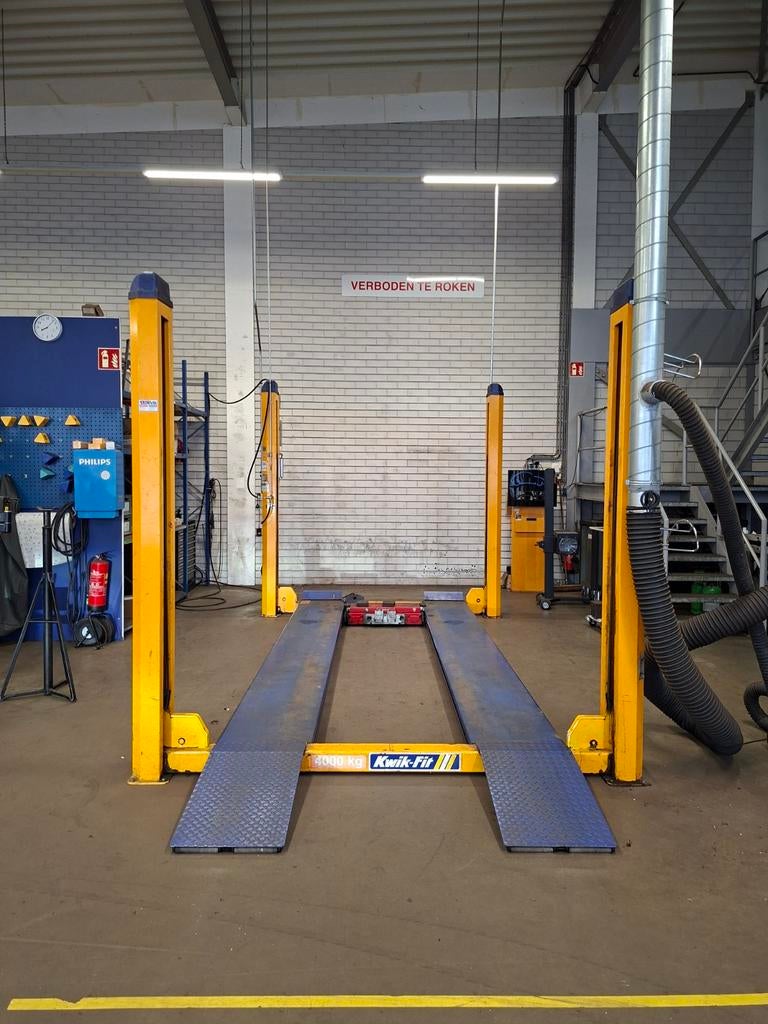 Hefbrug 4 koloms Koni 4000kg apk brug middenkrik, Auto diversen, Autogereedschap, Ophalen