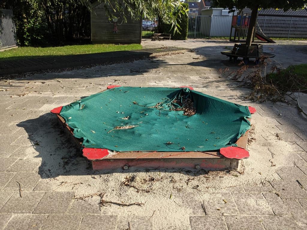 Grote robuuste mooie zandbak (150cm) met afdekzeil, Ophalen, Gebruikt