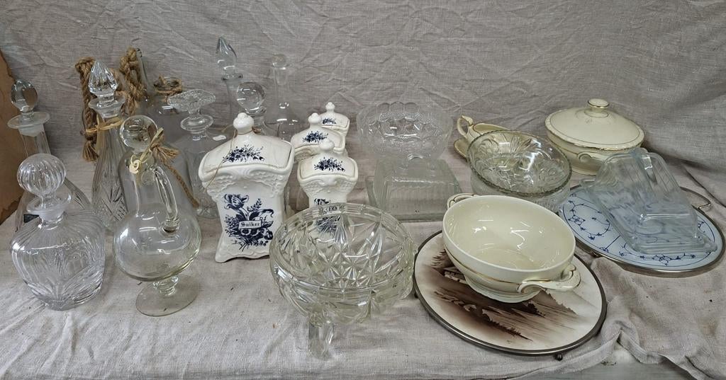 Diverse collectie glaswerk en servies, Ophalen