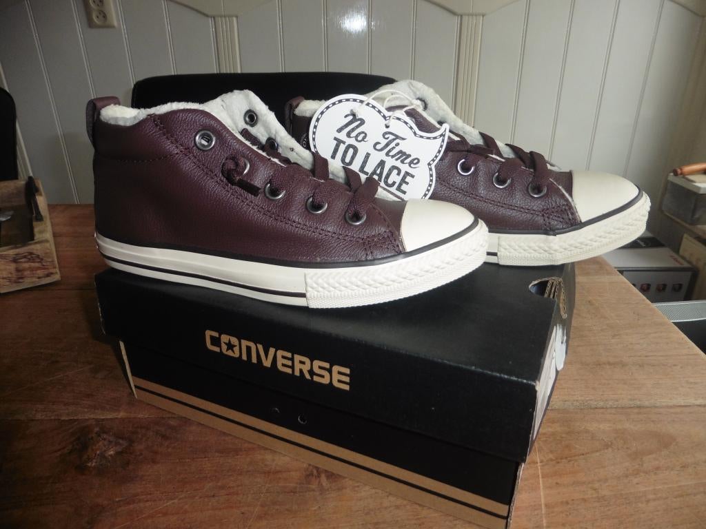 All star converse bruine leren sneakers met bont maat 35, Bruin, Nieuw, Ophalen of Verzenden, Sneakers of Gympen