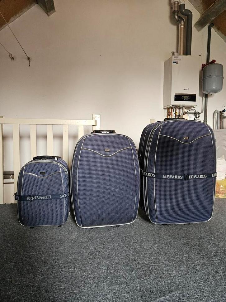 Set van 3 Edwards koffers., Sieraden, Tassen en Uiterlijk, Koffers, Gebruikt, Zacht kunststof, 70 cm of meer, 45 tot 55 cm, Uitschuifbare handgreep