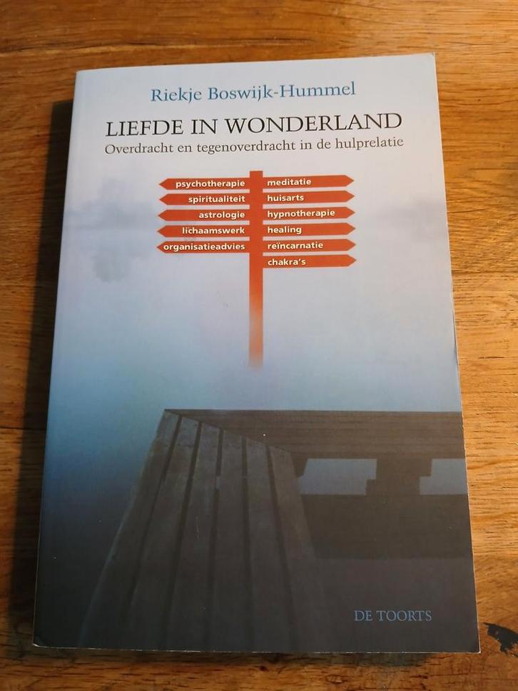 R. Boswijk-Hummel - Liefde in Wonderland, Boeken, Psychologie, Zo goed als nieuw, Ontwikkelingspsychologie, Ophalen of Verzenden