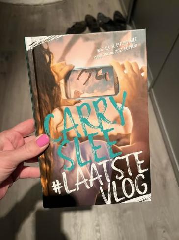 Carry Slee Laatste vlog, Boeken, Ophalen of Verzenden, Gelezen, Carry Slee