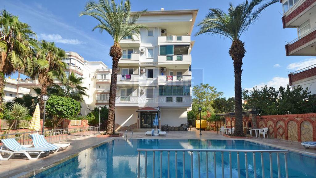 Luxe Appartement op Toplocatie in Oba – 140m van strand, Tuin