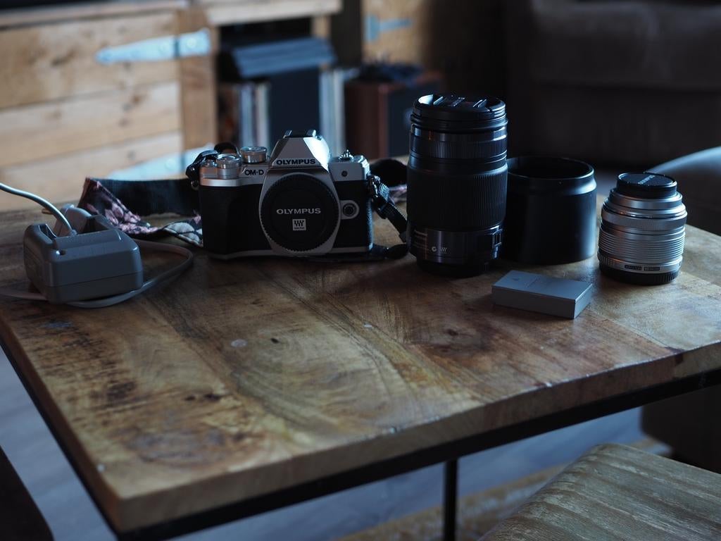 Olympus OM-DE M10 Mark III incl. twee lenzen, Audio, Tv en Foto, Fotocamera's Digitaal, Ophalen, Zo goed als nieuw, Olympus, Geen optische zoom