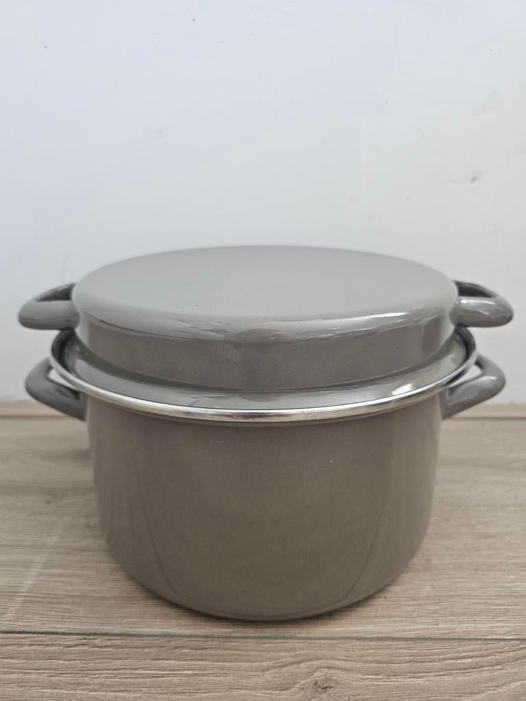 Geëmailleerde pan met deksel  - uitstekende staat!, Huis en Inrichting, Keuken | Potten en Pannen, Zo goed als nieuw, Rvs, Keramische plaat