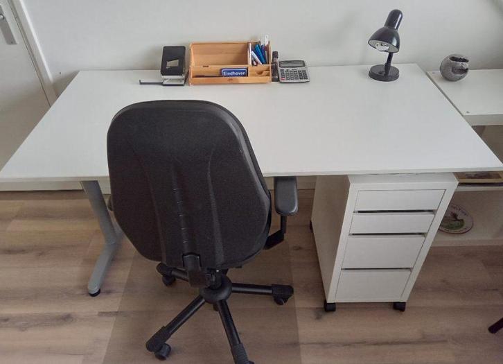 bureau met lade kast en bureaustoel, Huis en Inrichting, Bureaus, Zo goed als nieuw, In hoogte verstelbaar, Ophalen