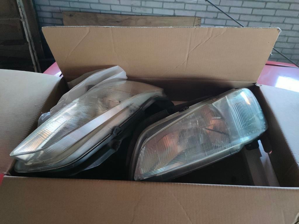 2 werkende koplampen peugeot 106 1.1 2001, Auto-onderdelen, Verlichting, Ophalen, Peugeot