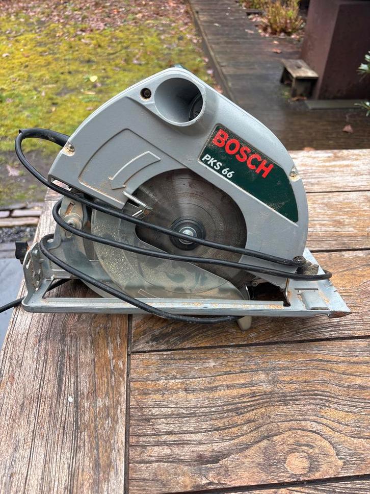 Bosch PKS 66 Cirkelzaag - Krachtig en Betrouwbaar, Doe-het-zelf en Verbouw, Gereedschap | Zaagmachines, Gebruikt, Cirkelzaag, 1200 watt of meer
