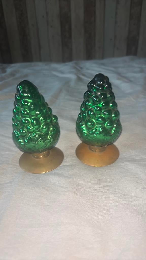 Antieke Duitse Kugel Dennenappels op voet Groen Glas 2 stuks, Antiek en Kunst, Antiek | Glas en Kristal, Ophalen of Verzenden