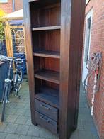 2 kasten en een tafel, Ophalen of Verzenden, Gebruikt, 25 tot 50 cm