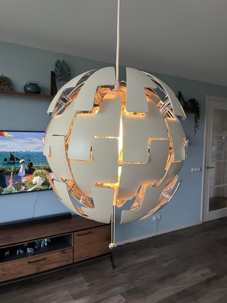 Ikea PS 2014 hanglamp wit met chroom binnenzijde, Huis en Inrichting, Lampen | Hanglampen, Ophalen, Gebruikt, Kunststof, Minder dan 50 cm