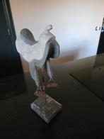 Riviera Maison zadelbeeldje op sokkel - Vintage stijl, Ophalen of Verzenden