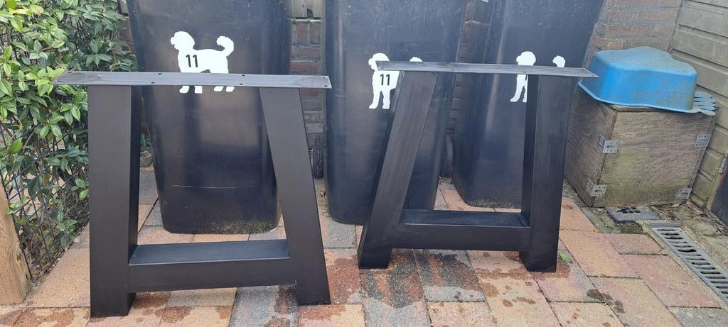 Stalen tafelpoten, Ophalen