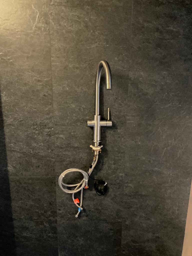 Crohe Red heet water kraan RVS, Doe-het-zelf en Verbouw, Sanitair, Ophalen of Verzenden, Zo goed als nieuw, Rvs, Kraan