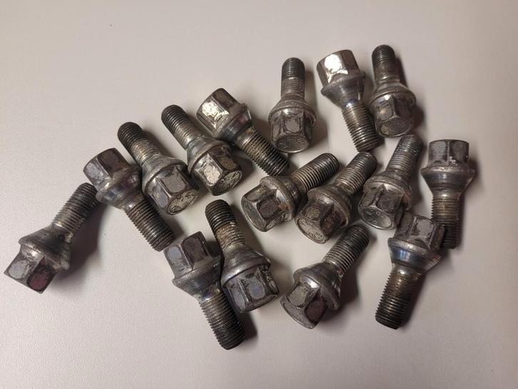 Set wielbouten M12x1.25 kegelzitting – Peugeot/Citroën, Auto-onderdelen, Klein materiaal, Citroën, Peugeot, Gebruikt, Ophalen of Verzenden
