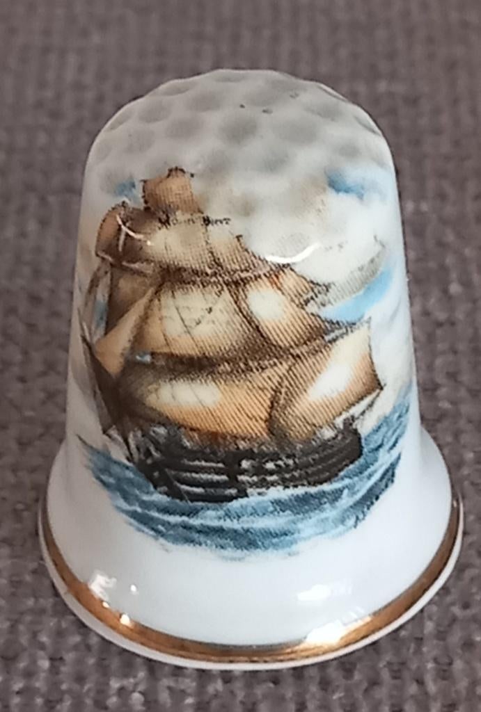 Vingerhoedje Zeilschip, Ophalen of Verzenden, Zo goed als nieuw, Porselein, Buitenland