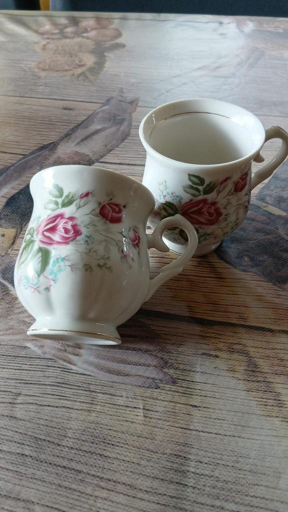 Koffie/Thee kopjes 2 x, Antiek en Kunst, Antiek | Servies los, Ophalen