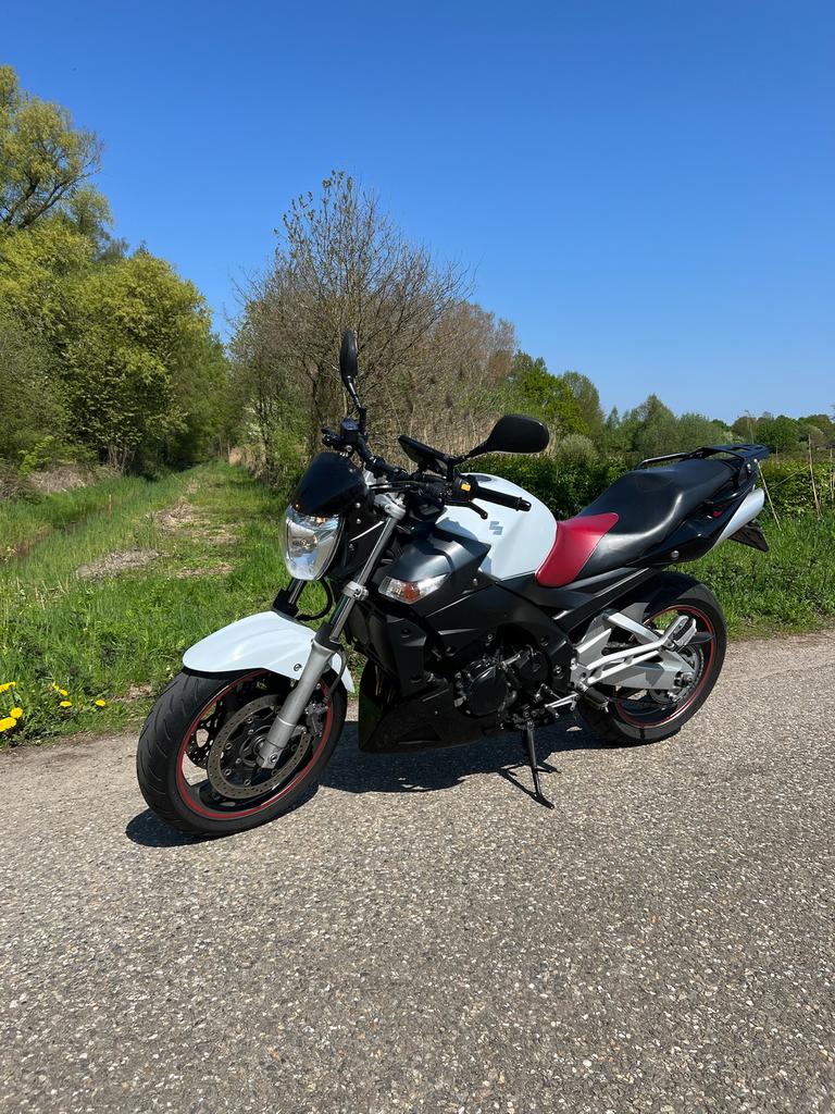 Suzuki GSR600 rood/zwart/wit  (bj 2007), Occasion, 4 cilinders, Particulier, Naked bike