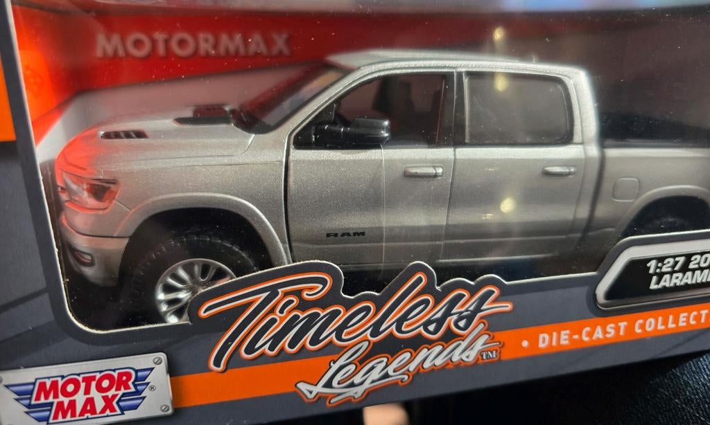 Dodge Ram 1500 Laramie Crew Cab 1:27 Motormax, Ophalen of Verzenden, Nieuw, Auto