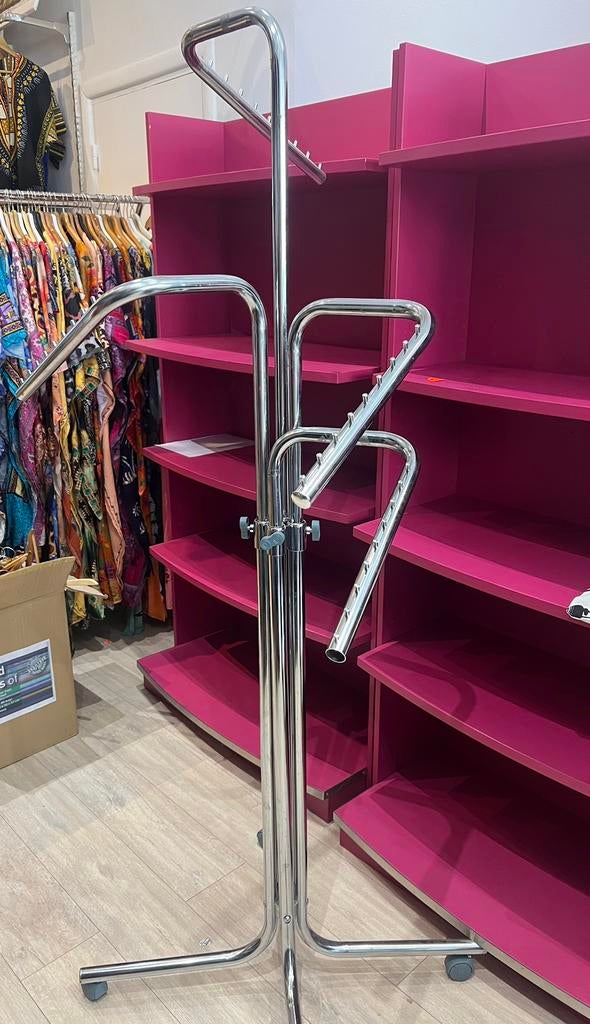 Stevig kledingrek op wielen, Ophalen, Zo goed als nieuw