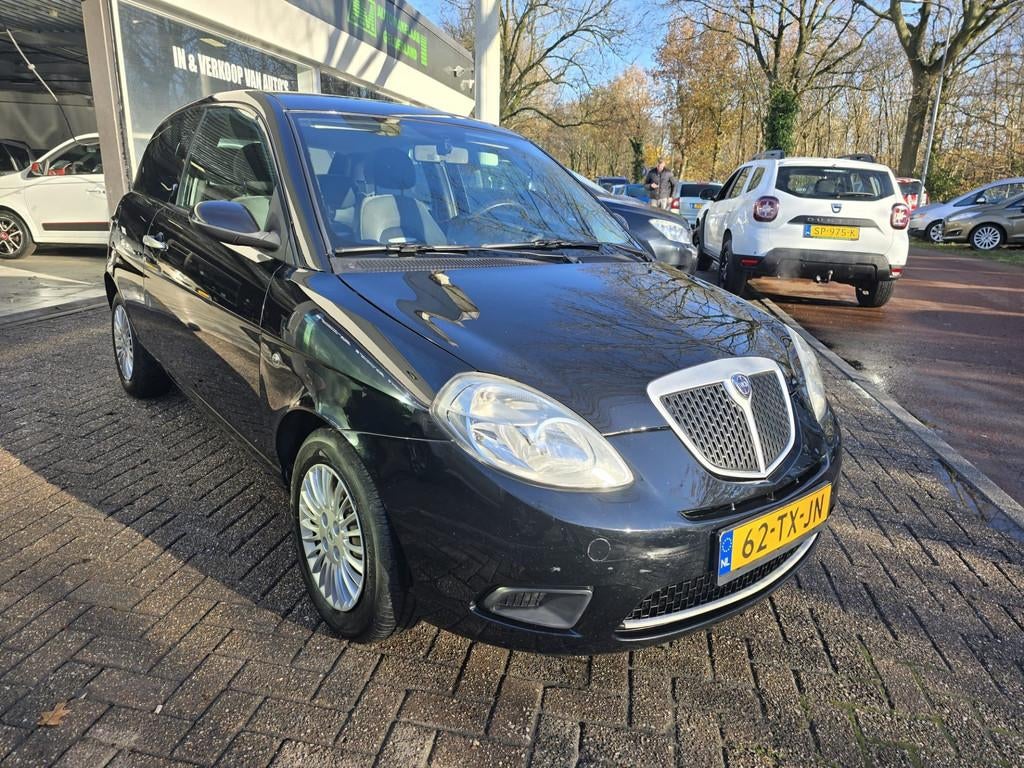 Lancia Ypsilon 1.2 Argento | 12MND GARANTIE | AIRCO | ELEC P, Auto's, Lancia, Voorwielaandrijving, Stof, Gebruikt, Zwart