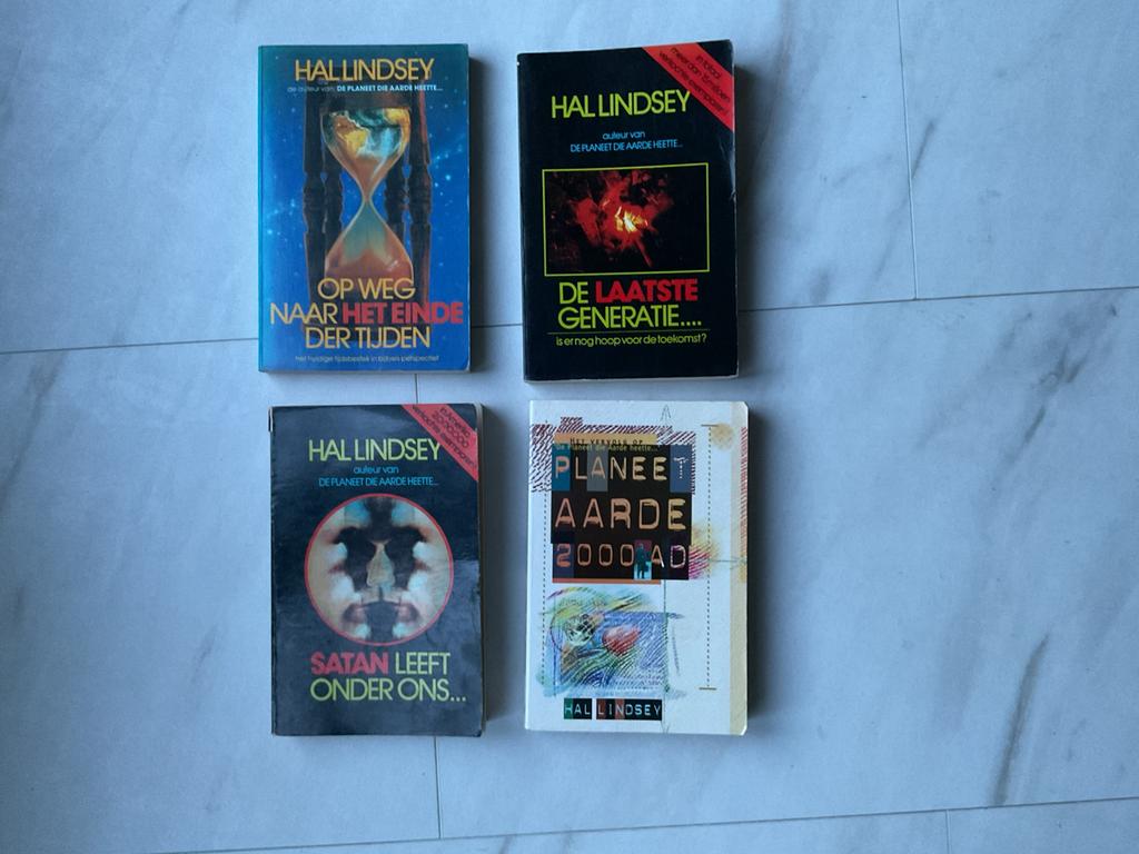 Vier boeken van Hal Lindsey, Ophalen of Verzenden, Gelezen