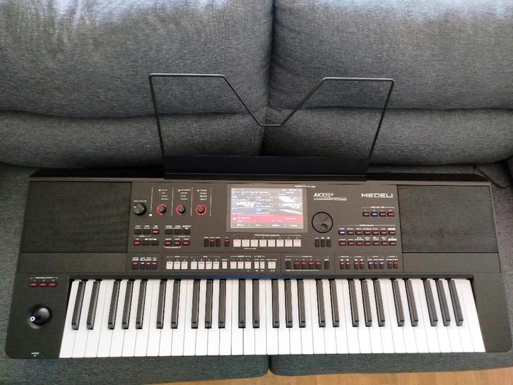 Te koop Medeli AKX 10S keyboard, Muziek en Instrumenten, Keyboards, Zo goed als nieuw, 61 toetsen, Medeli, Aanslaggevoelig, Ophalen
