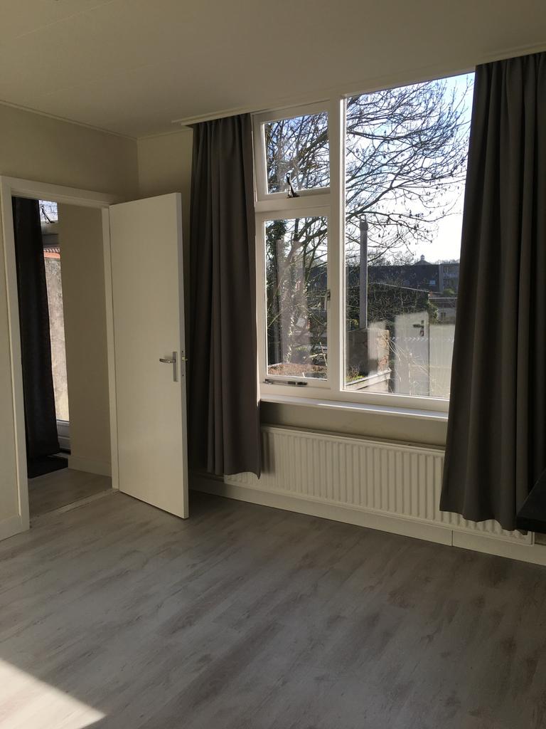 Kamer met aparte slaapkamer te huur inclusief GWL, 20 tot 35 m², Overige regio's