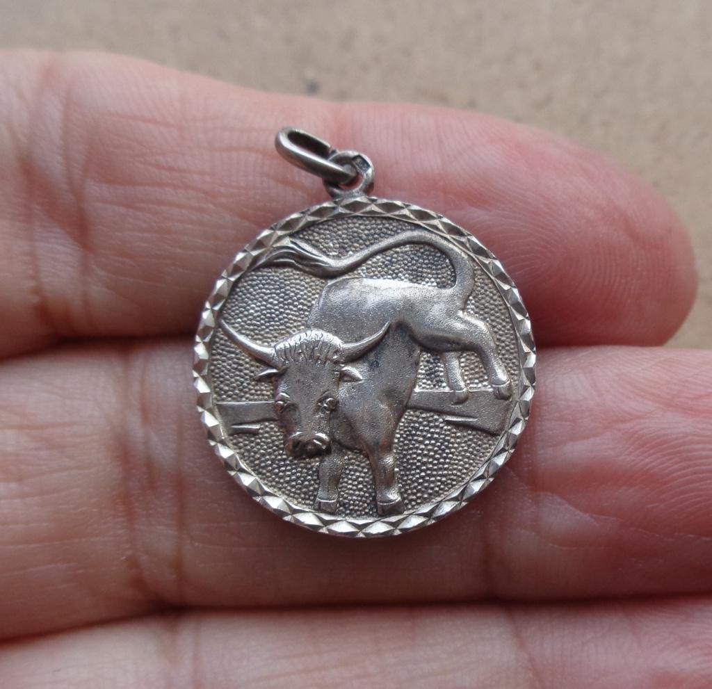 zilveren vintage hanger sterrenbeeld stier [521], Verzenden, Zo goed als nieuw, Kruis of Symbool, Zilver