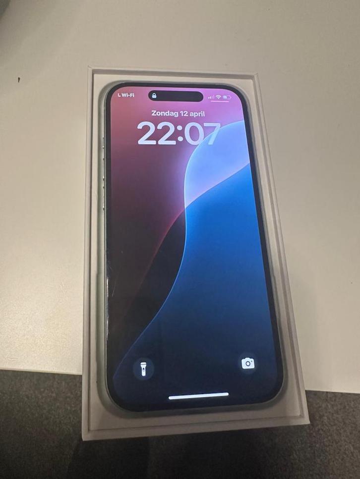 iPhone 15 128GB Groen - Goede staat met lichte schade, Telecommunicatie, Mobiele telefoons | Apple iPhone, Gebruikt, 128 GB, Zonder abonnement