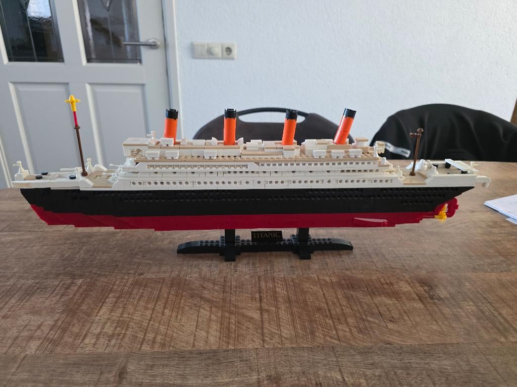 bouwpakket titanic bestaat uit heel veel steentjes geen echt, Ophalen of Verzenden, Zo goed als nieuw, Overige merken