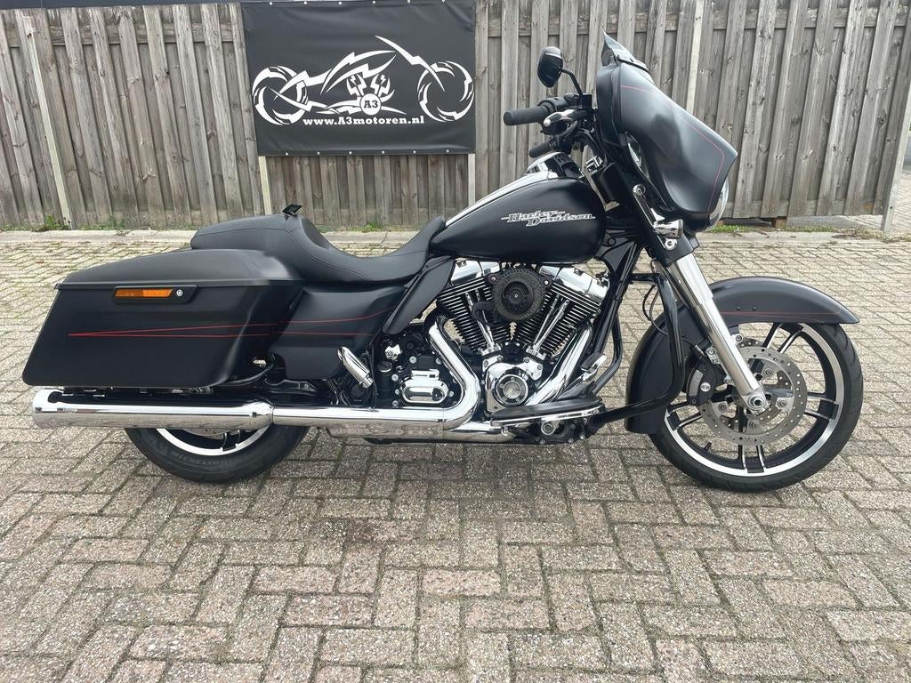 HARLEY-DAVIDSON STREET GLIDE SPECIAL FLHXS (bj 2016), 2 cilinders, 1690 cc, HARLEY-DAVIDSON, Onbekend
