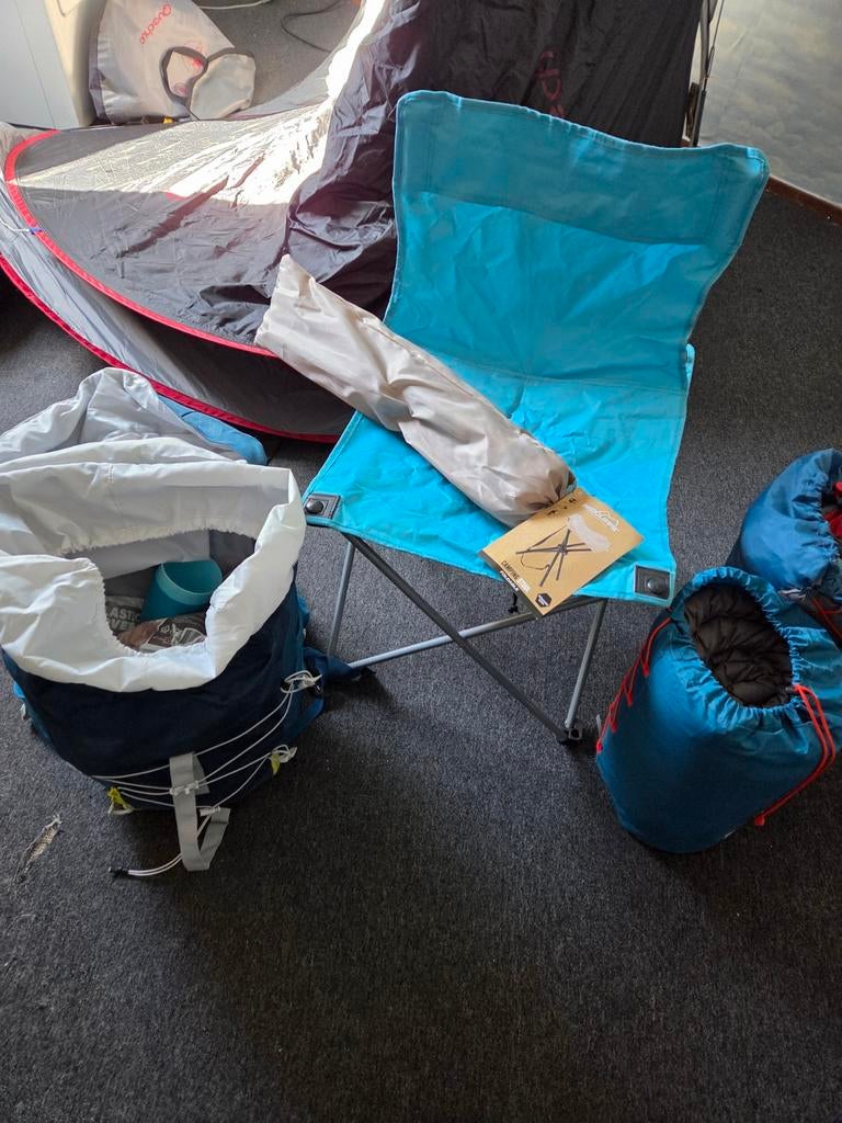 Kampeerset met selfinfkating matras en slaapzak en meer, Ophalen, Tot en met 2