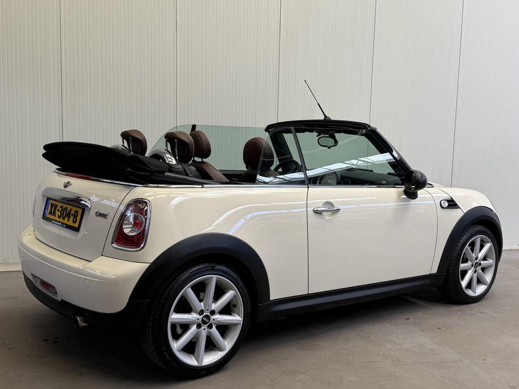 MINI Cabrio 1.6 One Chili LEDER-AIRCO/ECC-LMV-PDC (bj 2011), Auto's, Voorwielaandrijving, Gebruikt, 4 cilinders, 4 stoelen