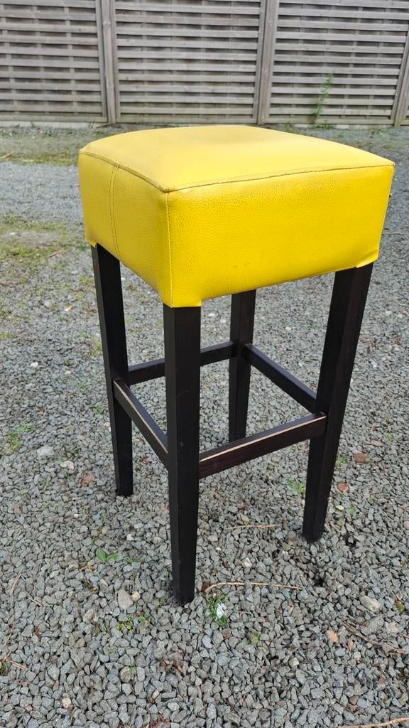 35 cafe horeca mancave lisa krukken partij bruin hout frame, Huis en Inrichting, Barkrukken, 5 krukken of meer, 60 tot 90 cm, Nieuw