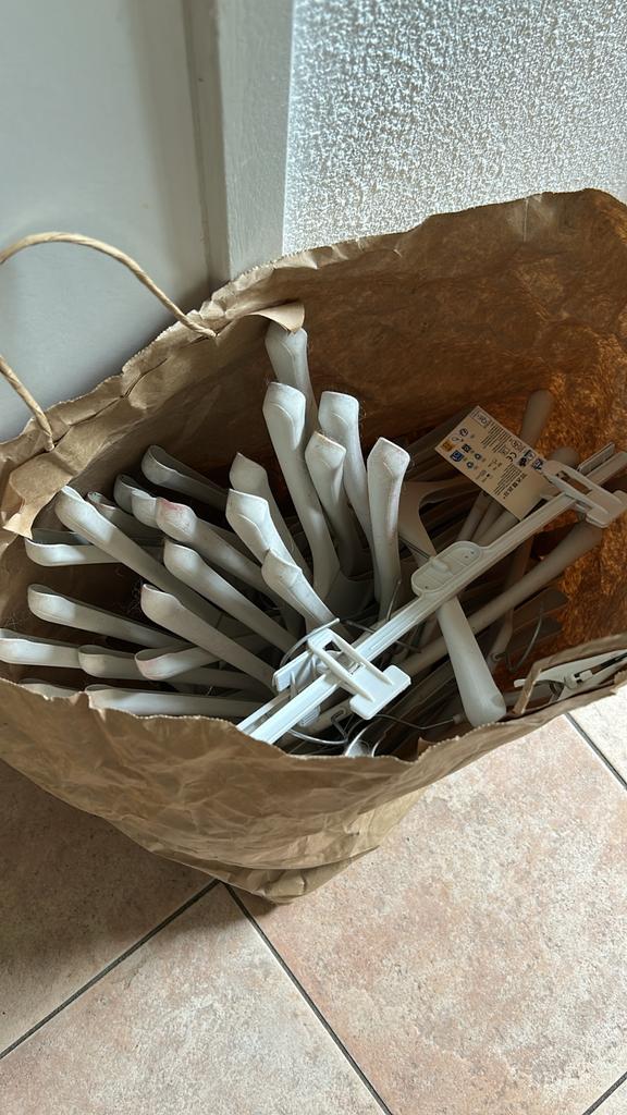 Partij kledinghangers - diverse soorten, Ophalen of Verzenden, Gebruikt, Kunststof, Volwassenen