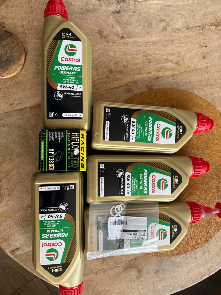 Castrol Power RS Ultimate 5W-40 motorolie en oliefilter, Ophalen
