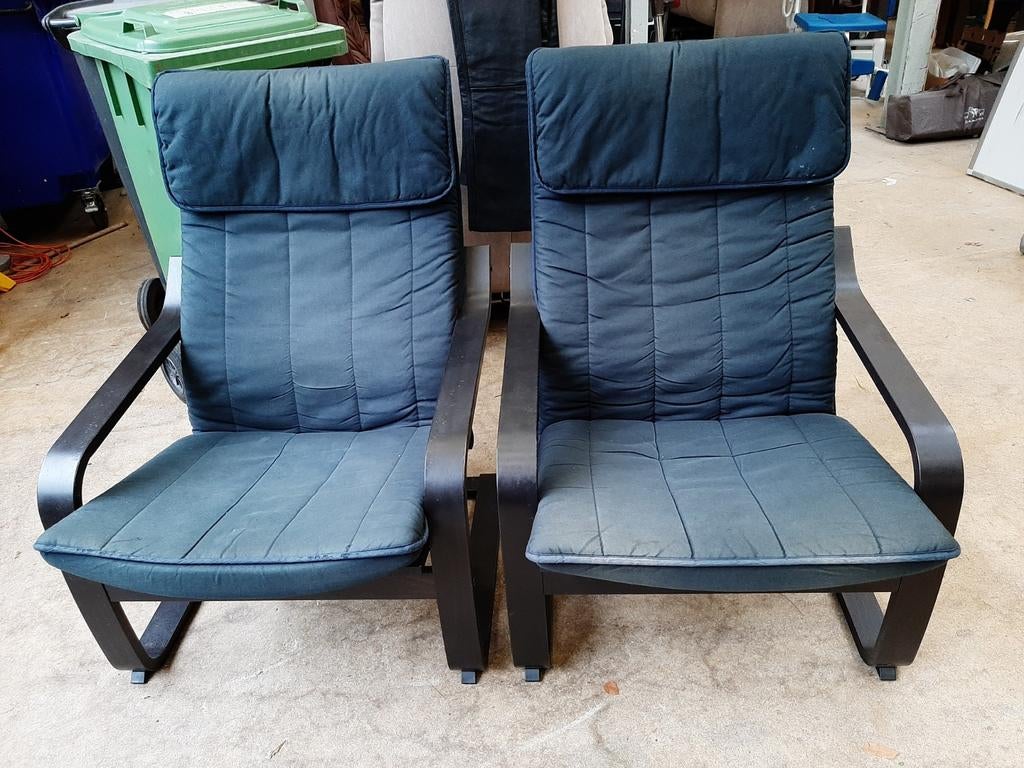 2 IKEA Poäng stoelen met donkerblauwe kussens, Ophalen, Gebruikt, Twee, Blauw