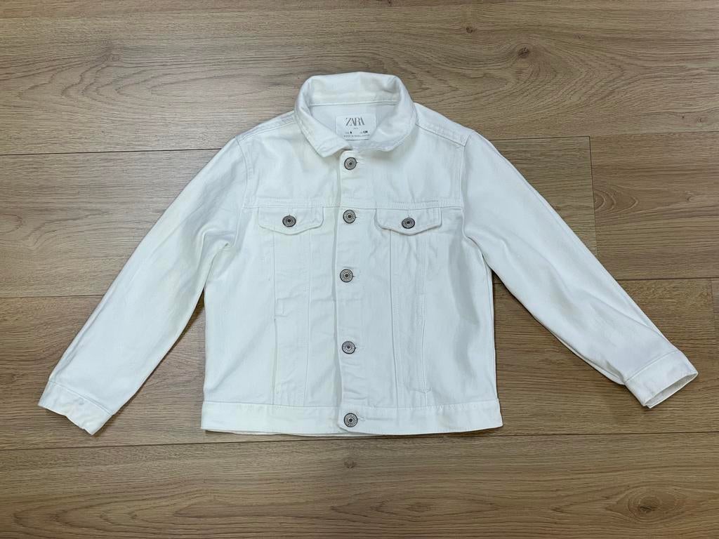 Als nieuw: Zara spijkerjasje - maat 128, Second-Round, Ophalen of Verzenden, Zo goed als nieuw, Mr. P.J. Troelstraweg 147-A, 8919 AA Leeuwarden