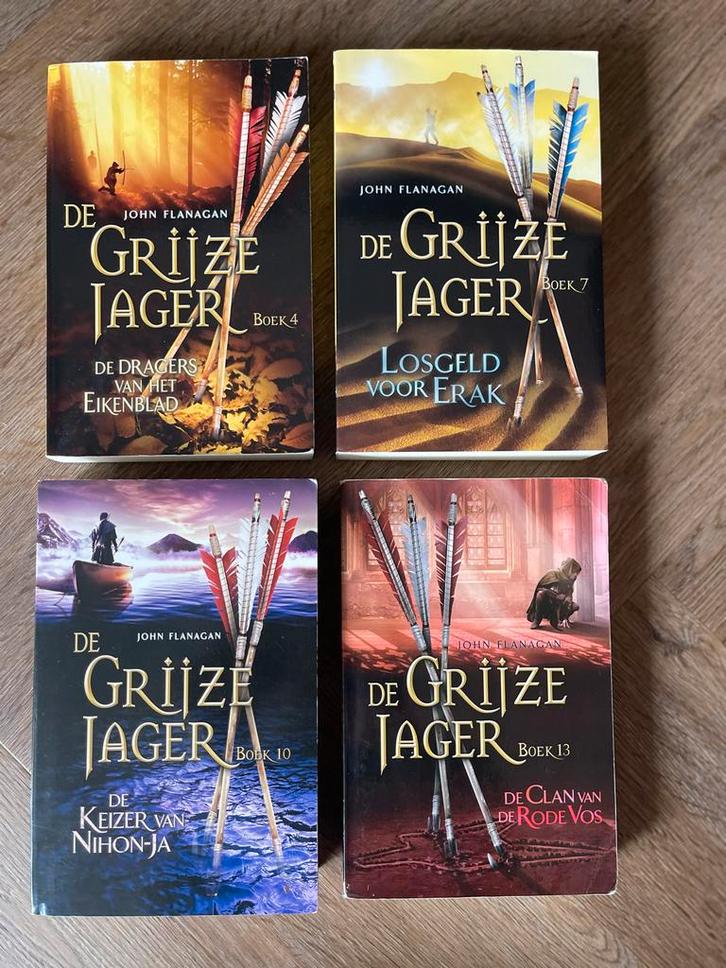 De Grijze Jager boeken 4, 7, 10 en 13 - Paperback, Boeken, Fantasy, Gelezen, Ophalen of Verzenden